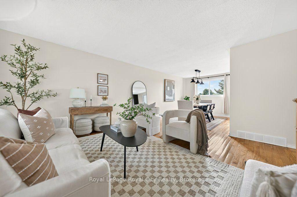 18 Springdale Boulevard • Guelph, ON photo 8