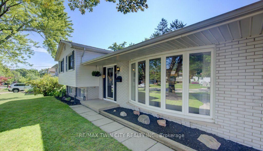 61 Windsor Street • Guelph, ON photo 4