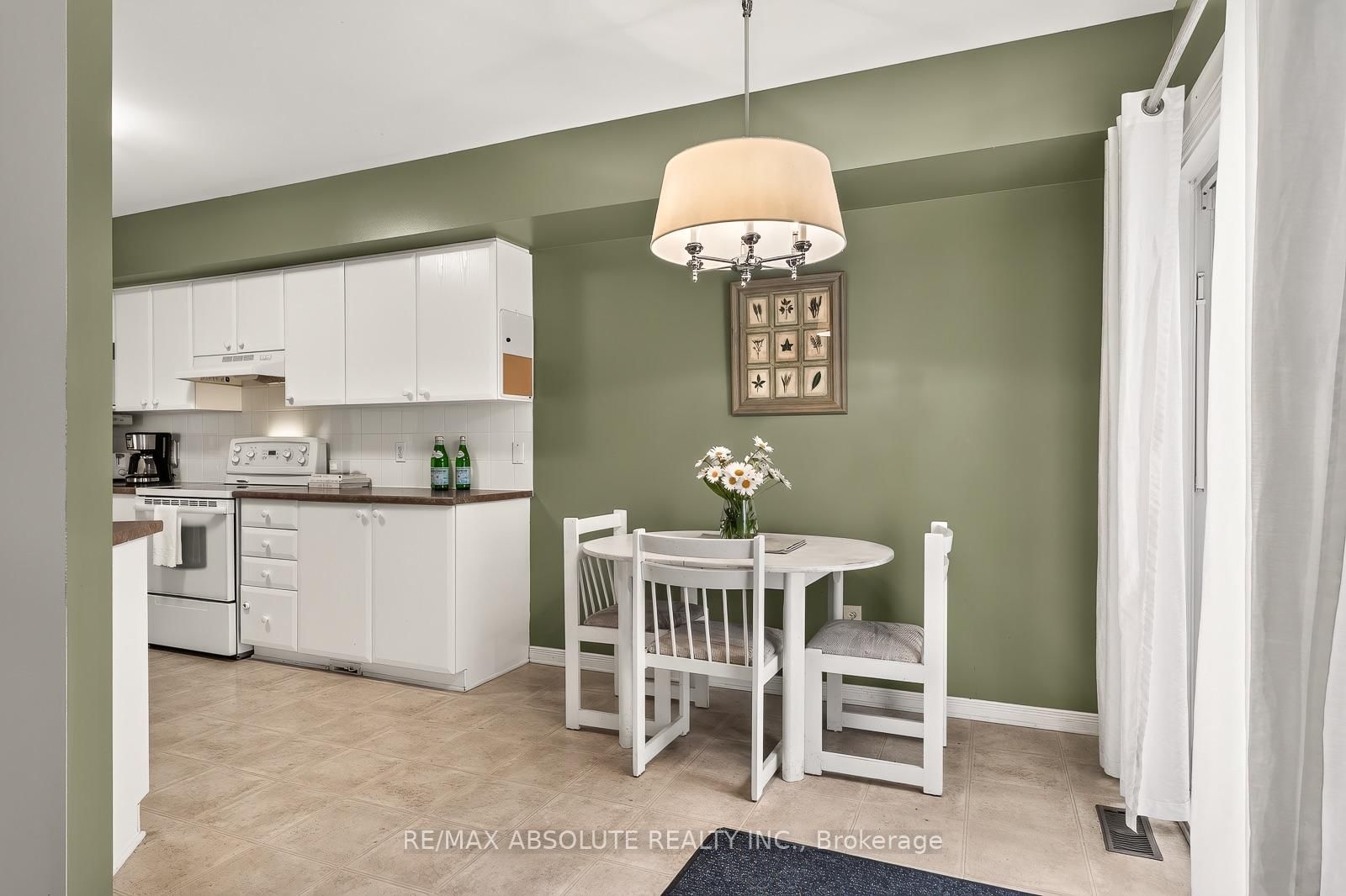 36 Chantilly Gate • Stittsville, ON photo 19