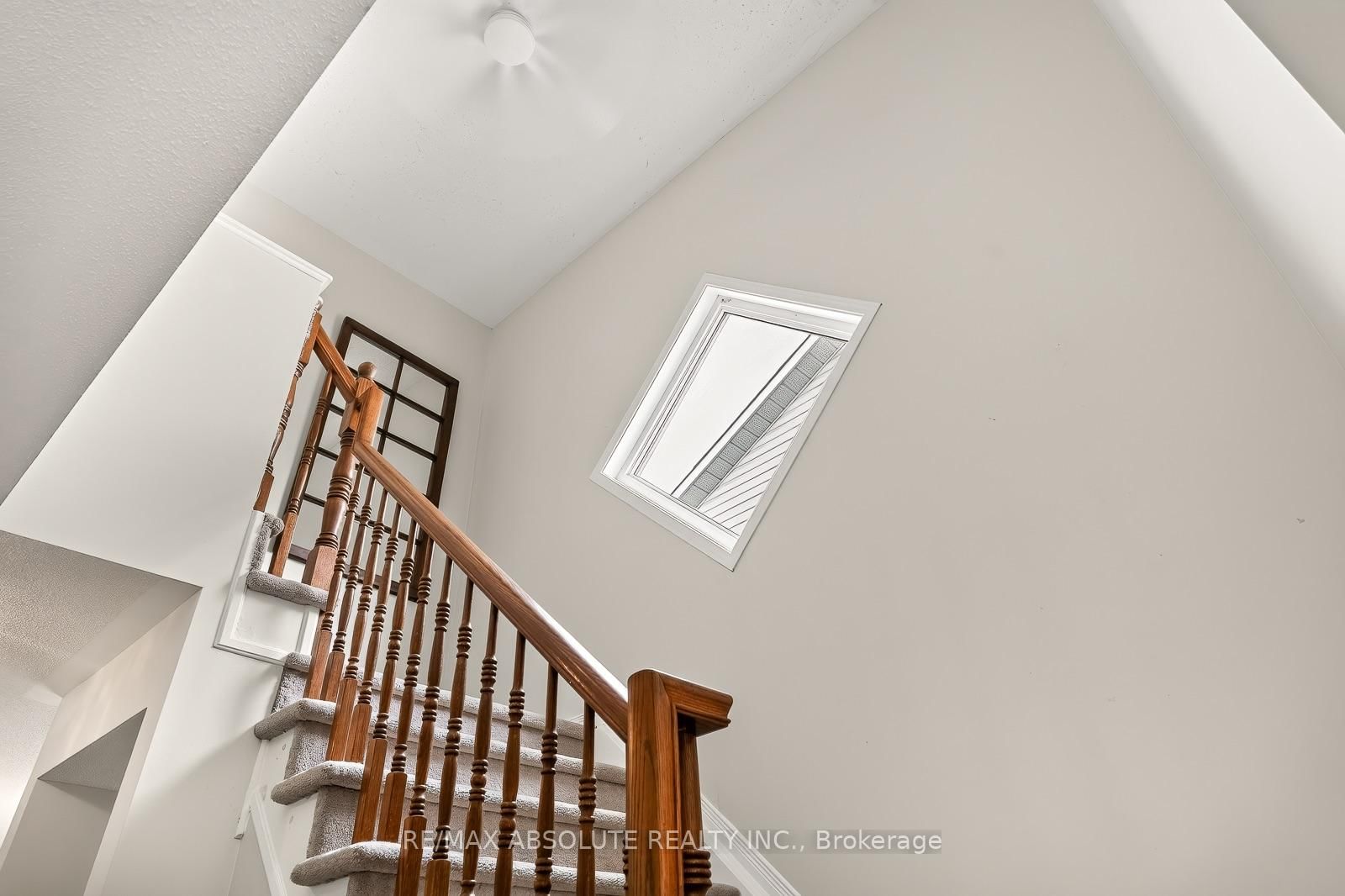 36 Chantilly Gate • Stittsville, ON photo 27
