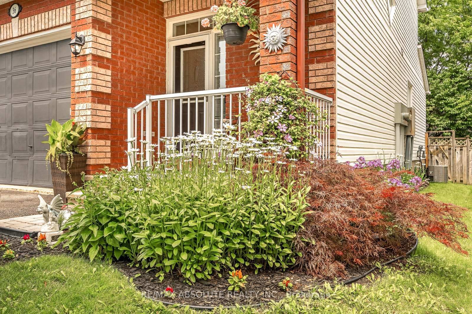 36 Chantilly Gate • Stittsville, ON photo 4