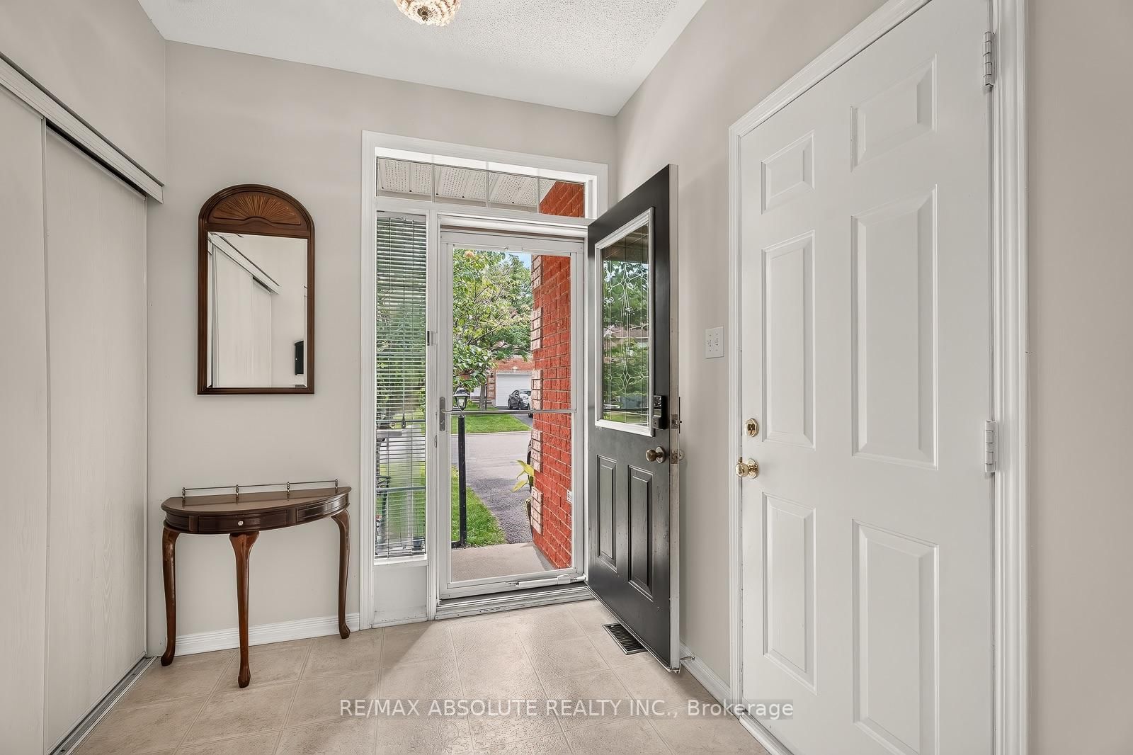 36 Chantilly Gate • Stittsville, ON photo 6