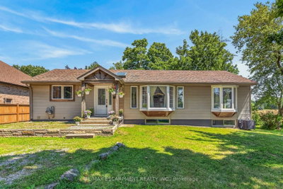 129 Aldercrest Avenue • Hamilton, ON photo 2