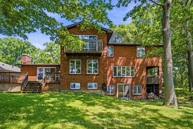 559 Lakeshore Road E