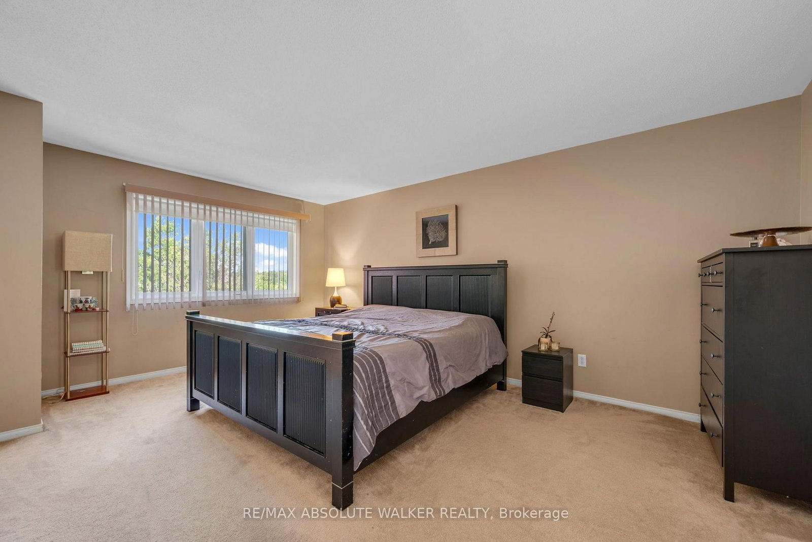 1104 Candlewood Street • Ottawa, ON photo 16
