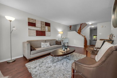 1104 Candlewood Street • Ottawa, ON photo 4
