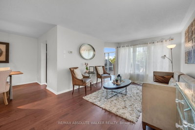 1104 Candlewood Street • Ottawa, ON photo 5