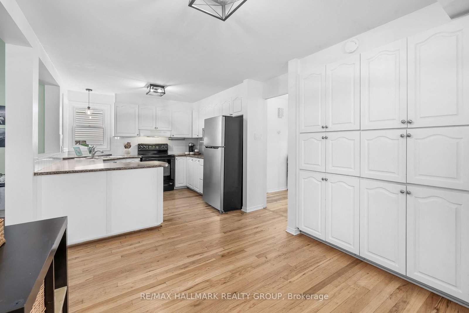652 Thicket Way • Ottawa, ON photo 13