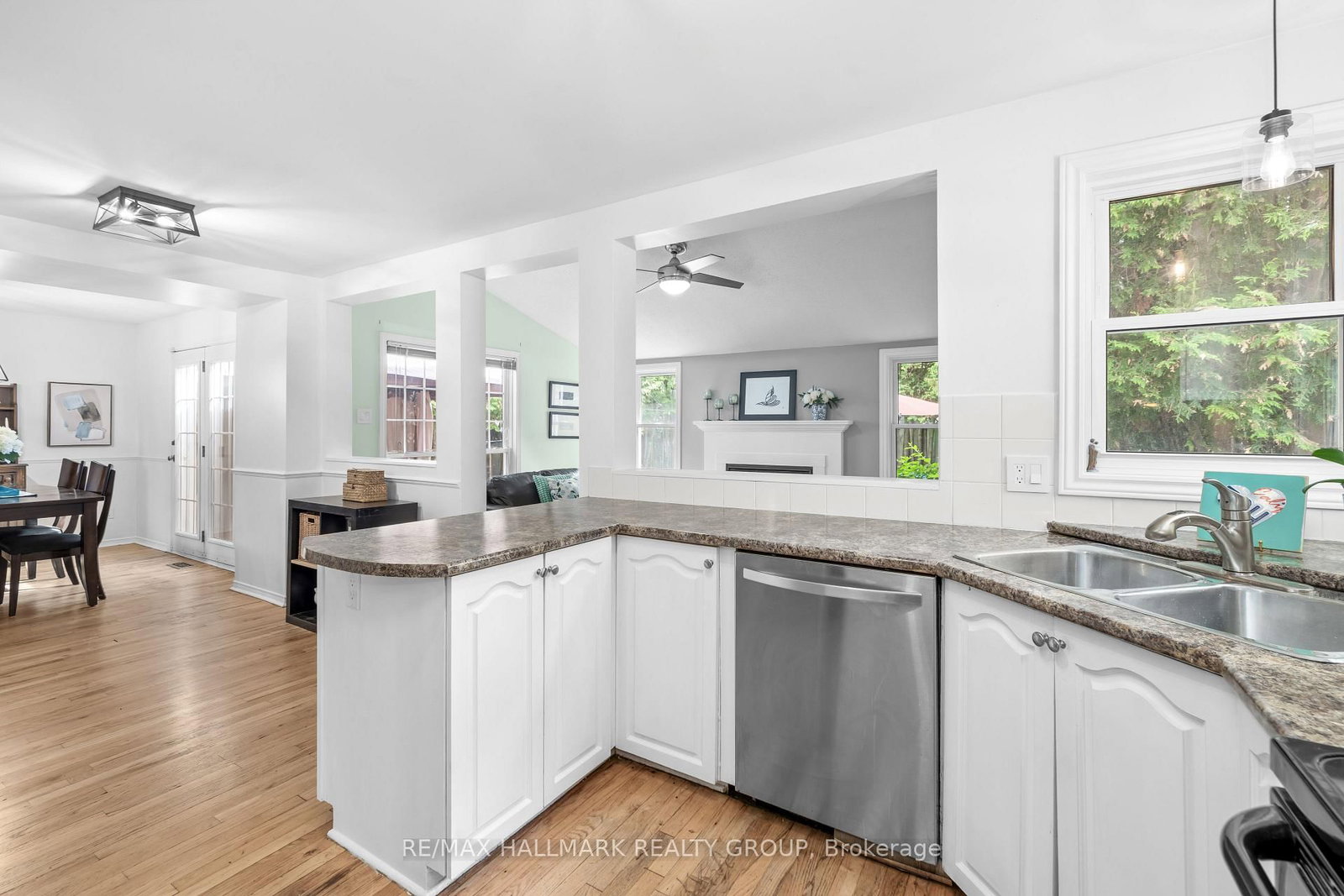 652 Thicket Way • Ottawa, ON photo 23