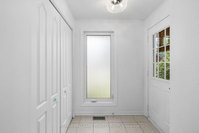 652 Thicket Way • Ottawa, ON photo 3