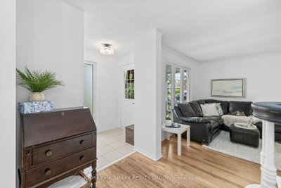 652 Thicket Way • Ottawa, ON photo 4