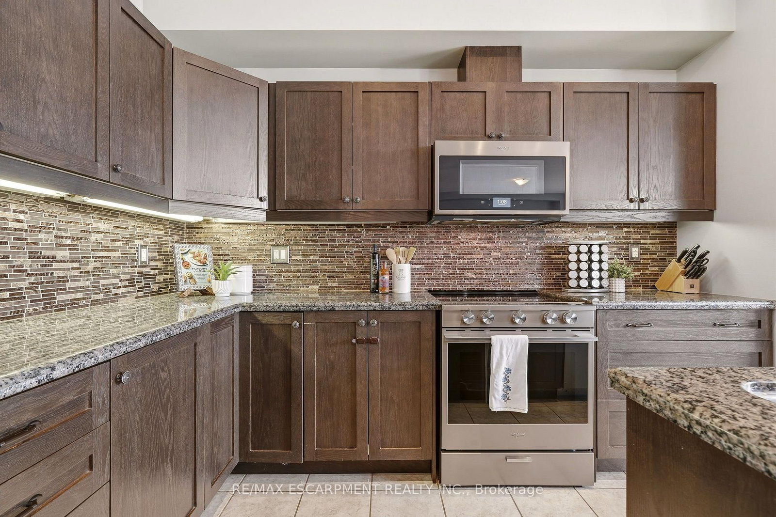 21 House Lane • Hamilton, ON photo 7