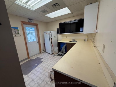 137 George Street W — photo 5