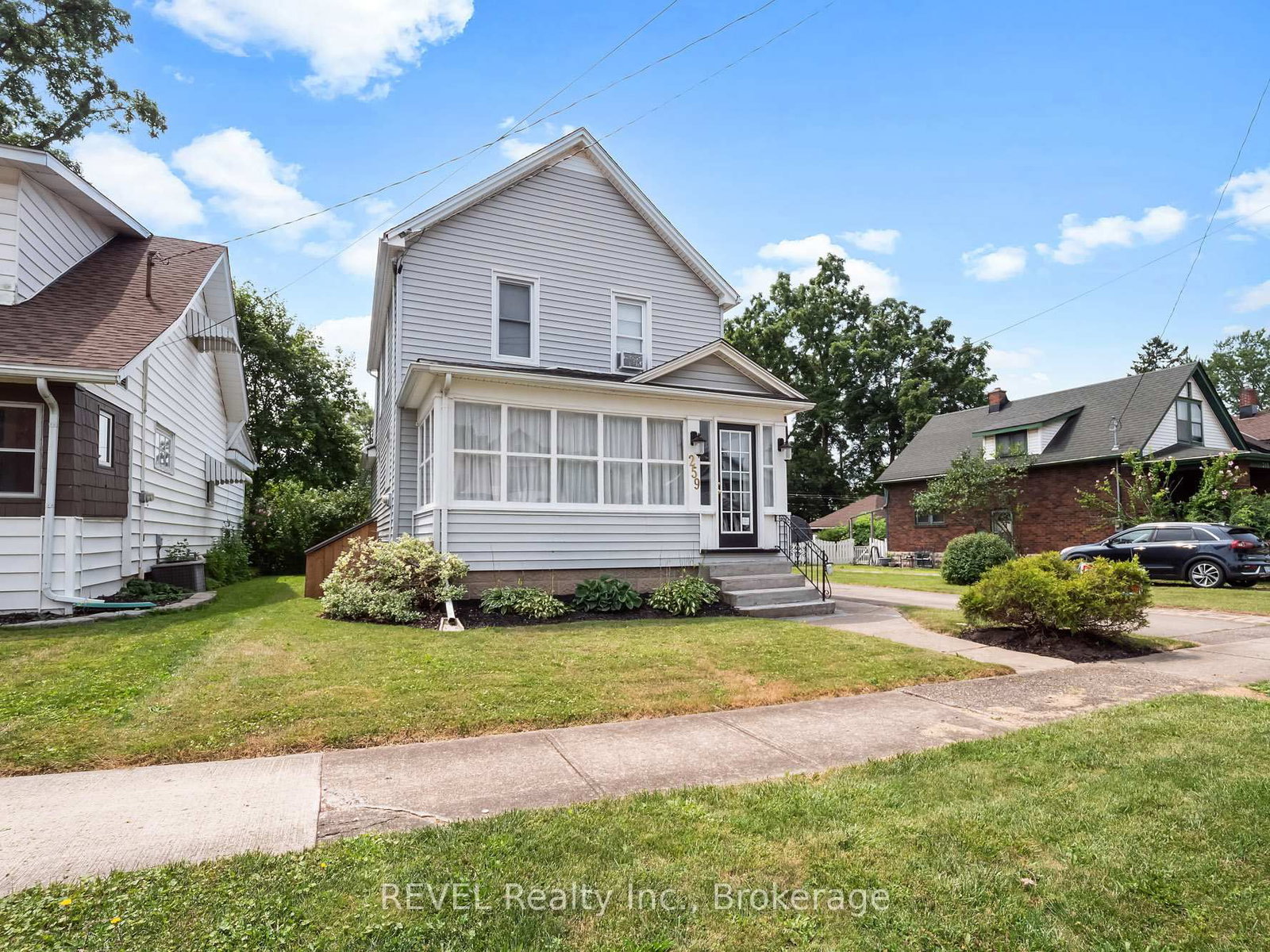 259 Dufferin Street • Fort Erie, ON photo 2