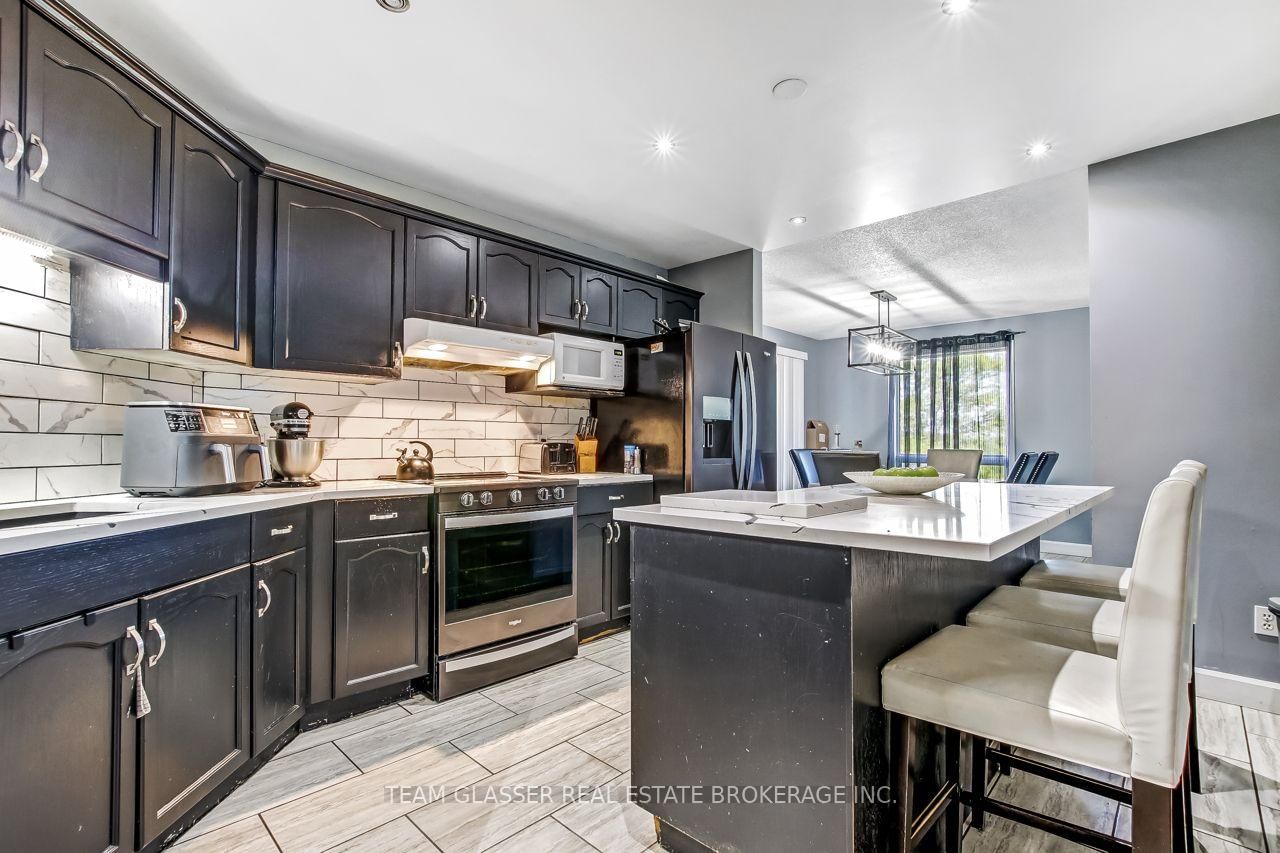 23999 Mayfair Road • Adelaide Metcalfe, ON photo 14
