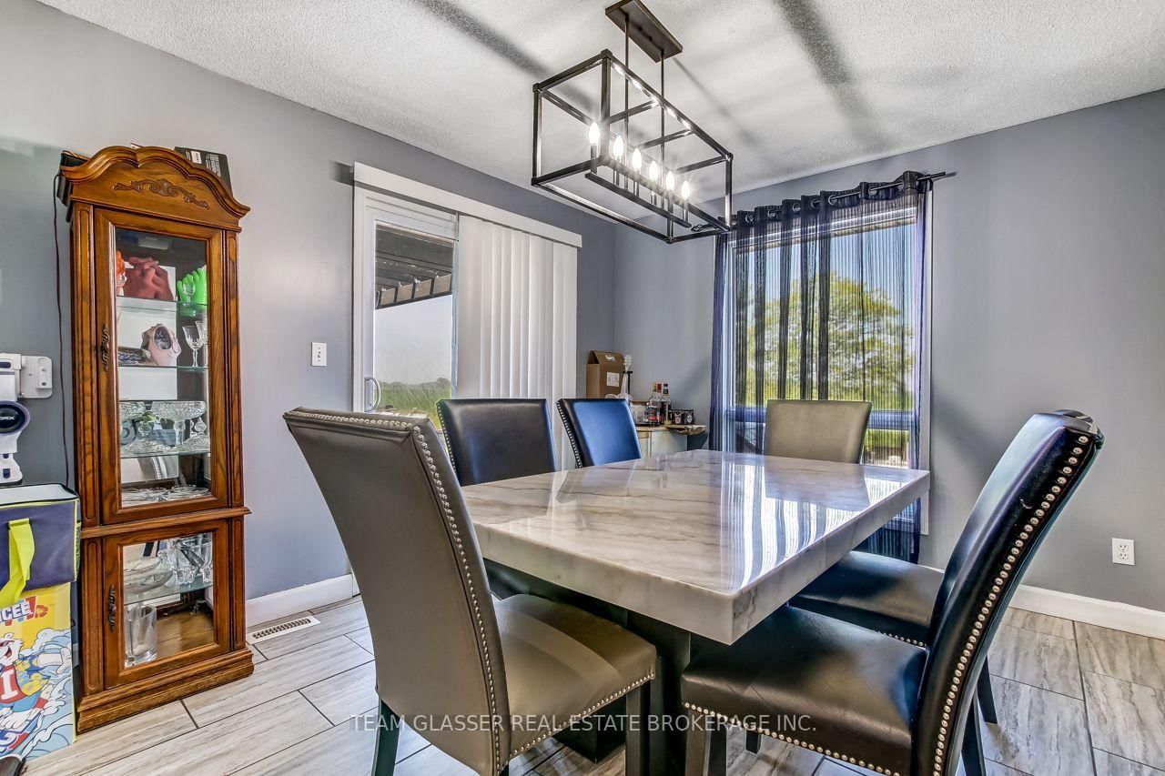 23999 Mayfair Road • Adelaide Metcalfe, ON photo 16