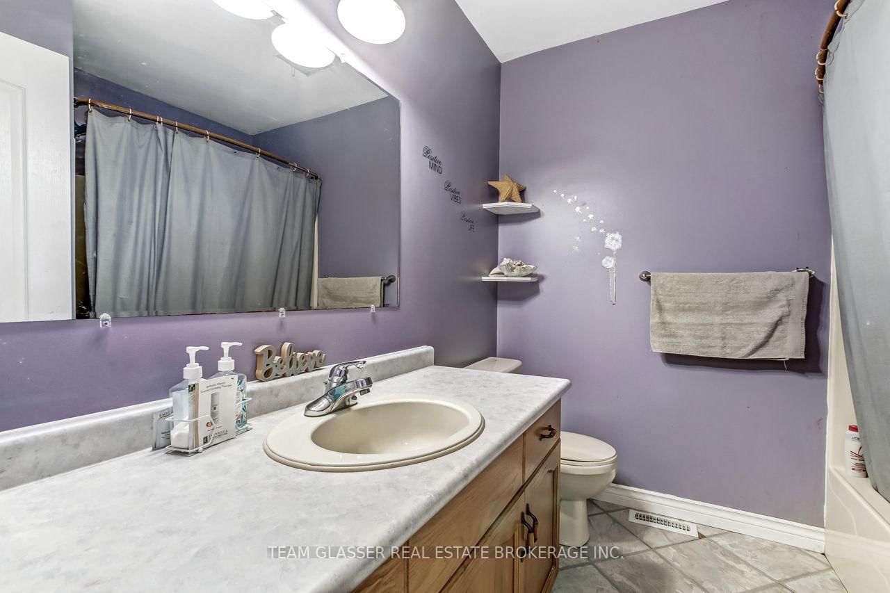 23999 Mayfair Road • Adelaide Metcalfe, ON photo 24