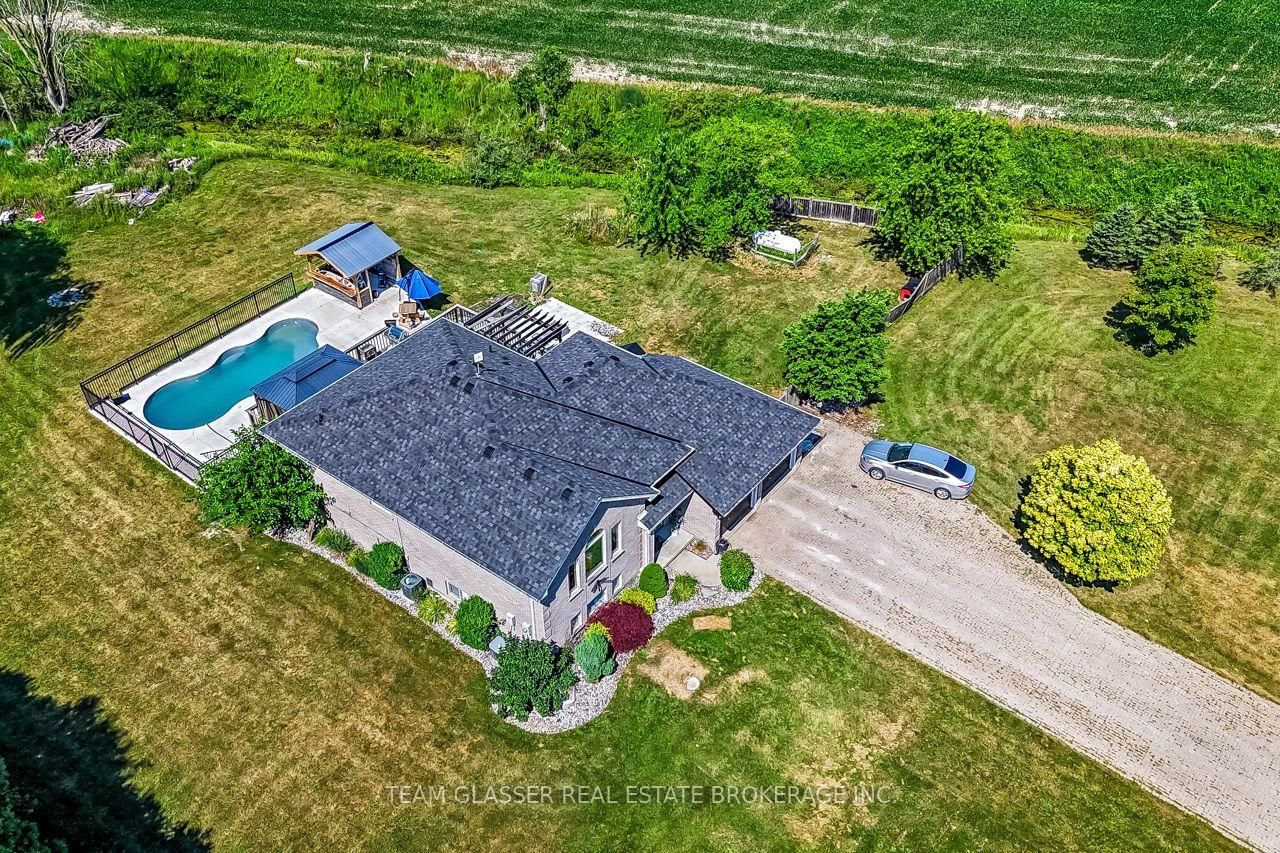 23999 Mayfair Road • Adelaide Metcalfe, ON photo 3