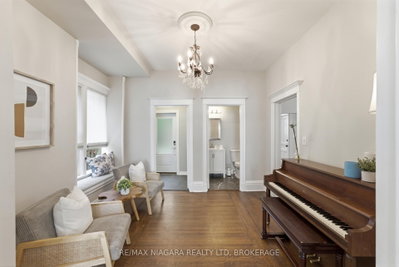 2 Cottage Avenue • Hamilton, ON photo 8