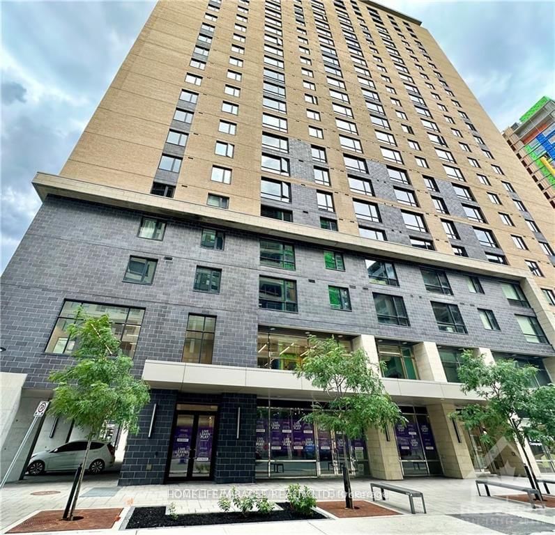 1610 - 105 Champagne Avenue