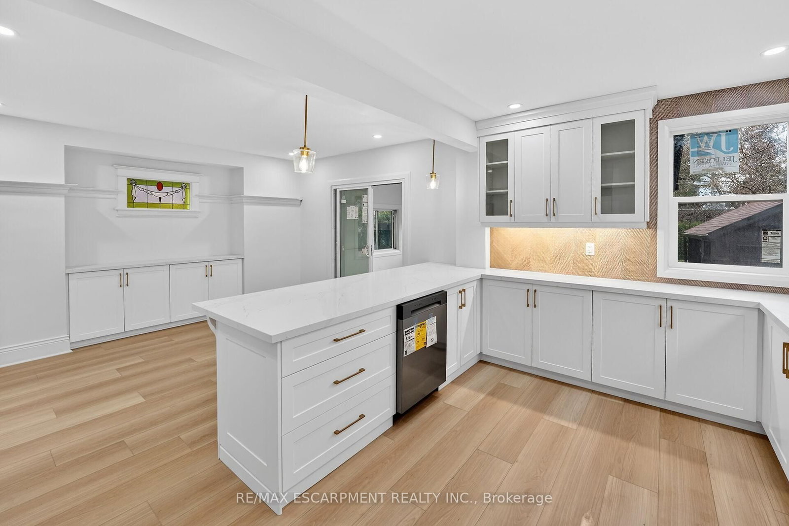 101 Houghton Avenue S • Hamilton, ON photo 14