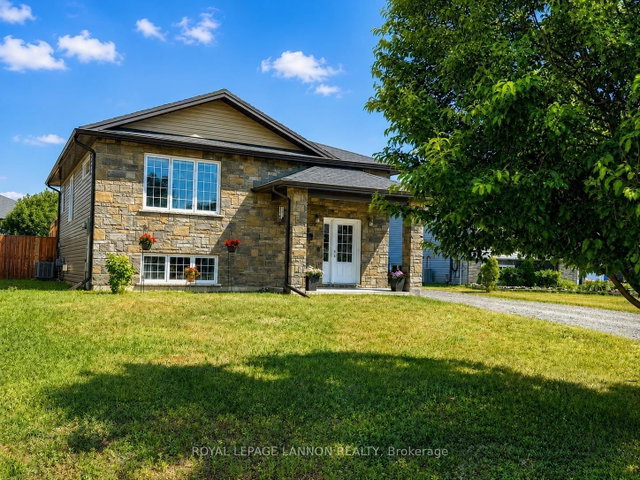 287 Cougar Crescent
