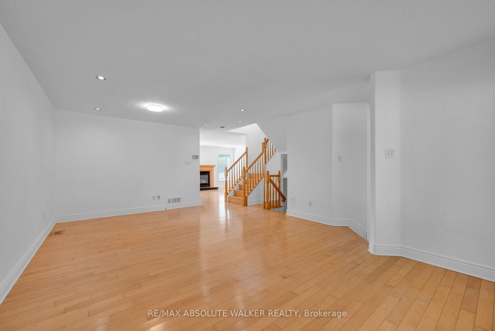 2269 Sandman Crescent • Ottawa, ON photo 11