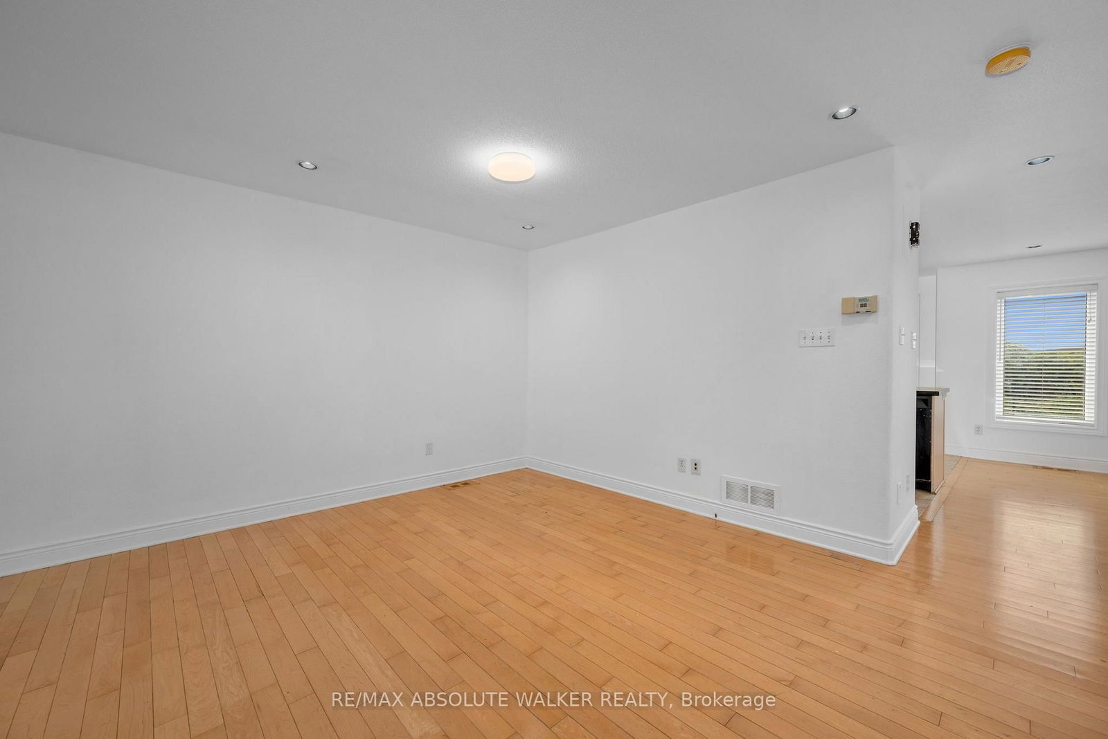2269 Sandman Crescent • Ottawa, ON photo 12