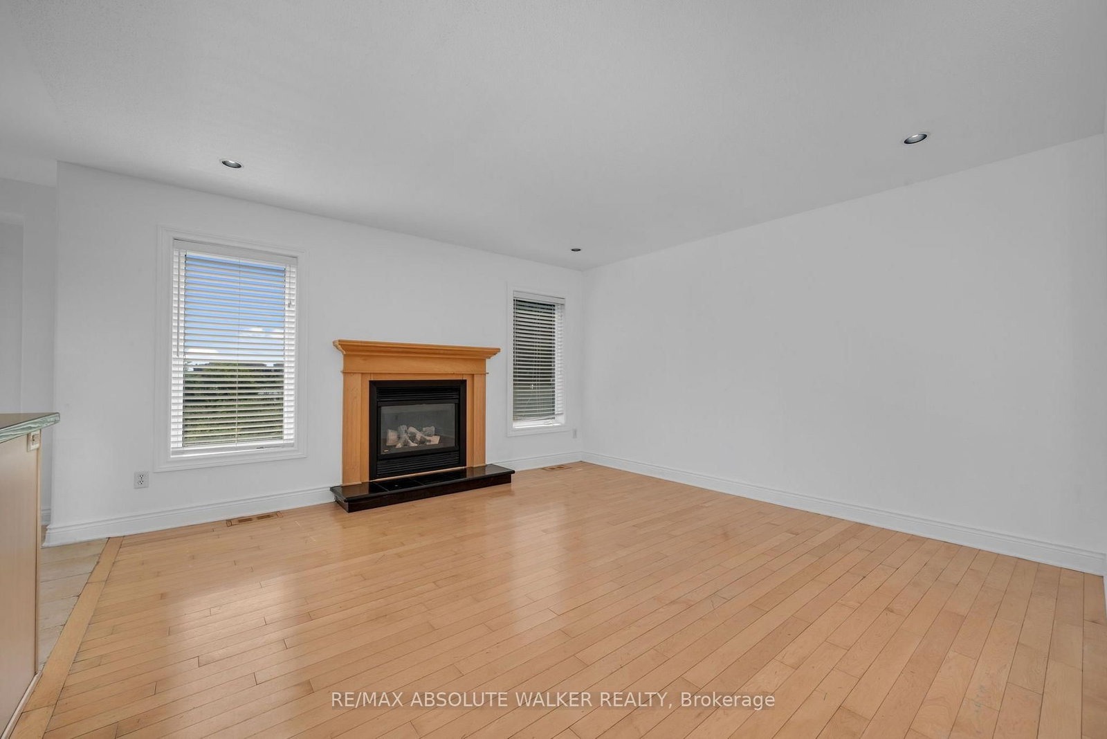 2269 Sandman Crescent • Ottawa, ON photo 14