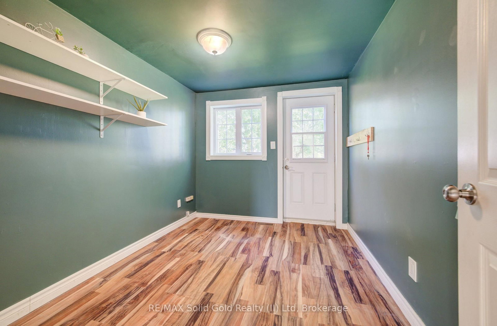 398 Boyne Avenue • North Perth, ON photo 5