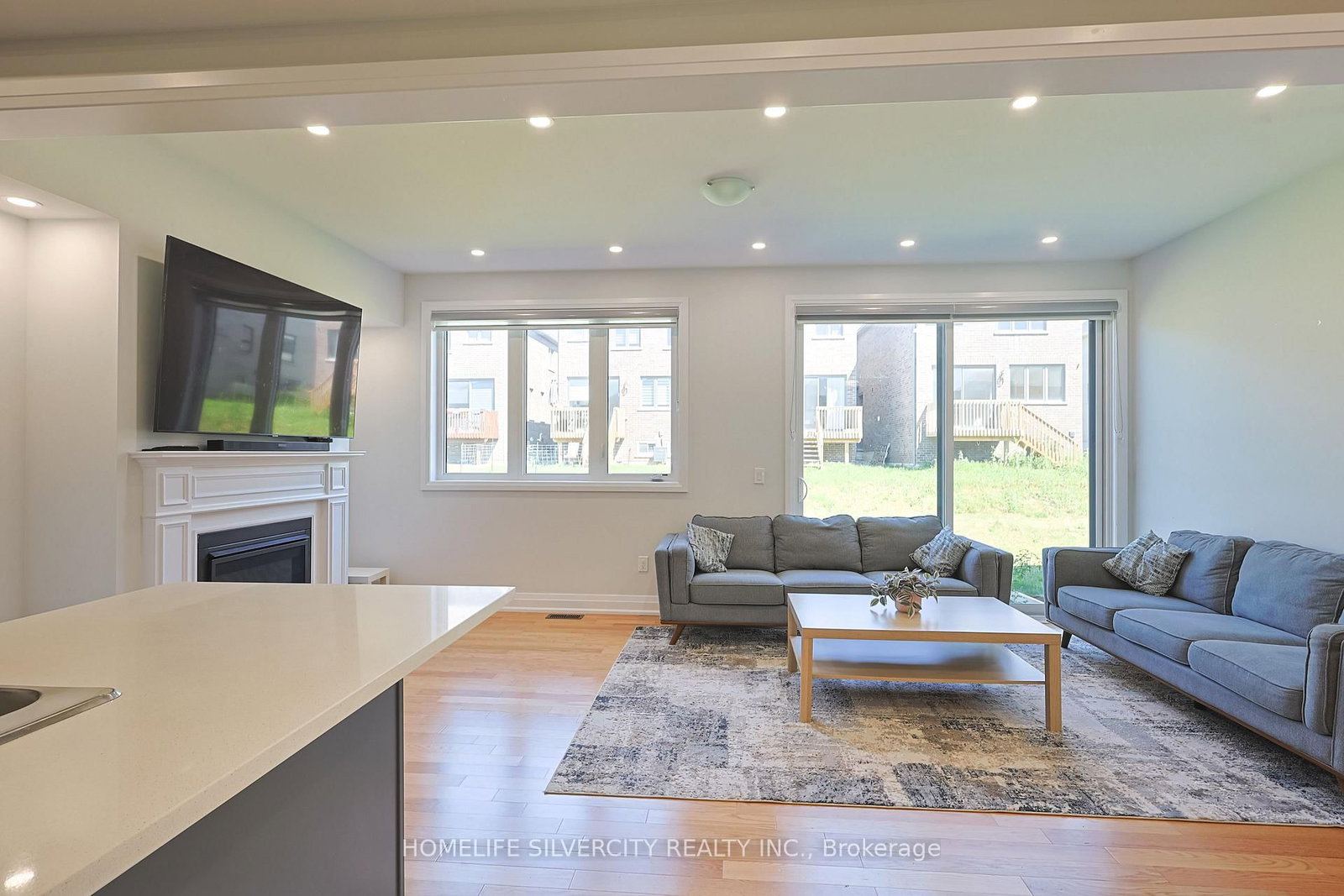 133 Cole Terrace • Woodstock, ON photo 12