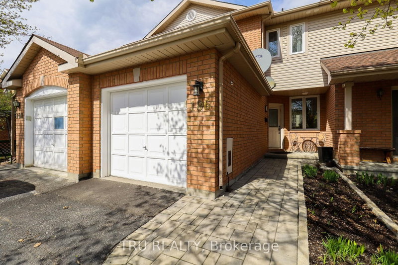 186 Daventry Crescent