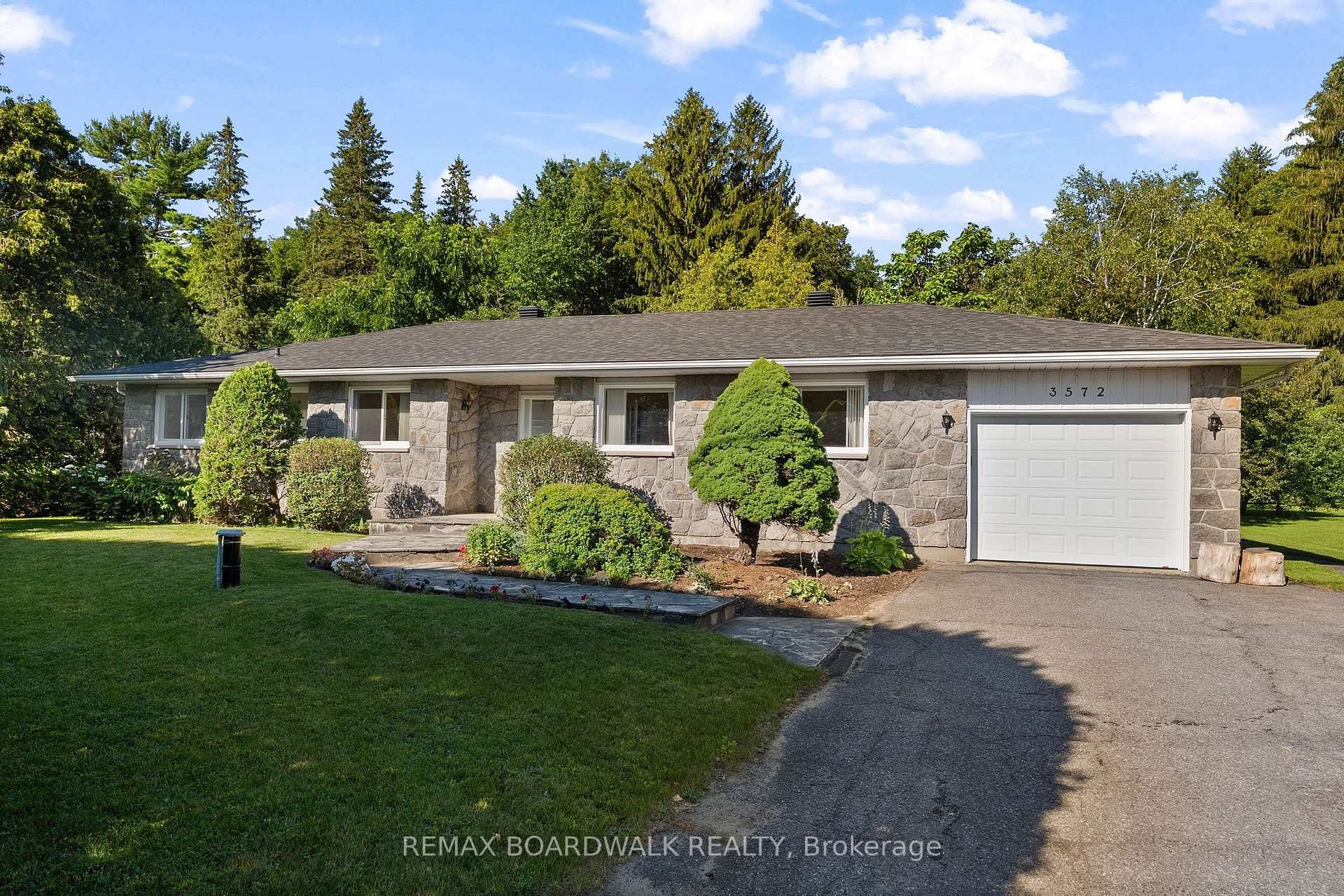 3572 Woodroffe Avenue, Barrhaven, ON