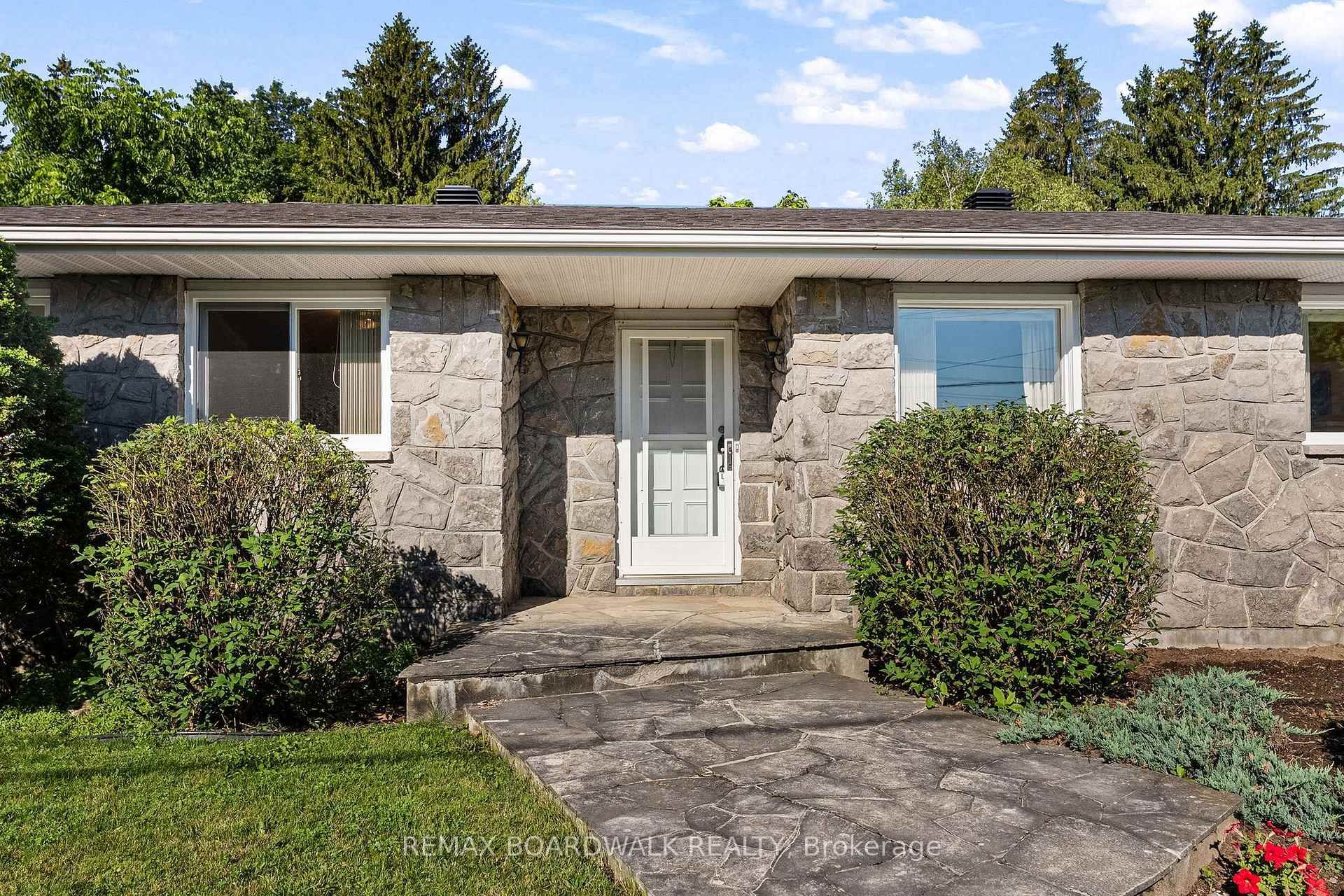 3572 Woodroffe Avenue, Barrhaven, ON — photo 3