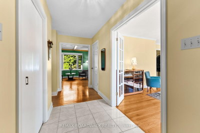 3572 Woodroffe Avenue — photo 4