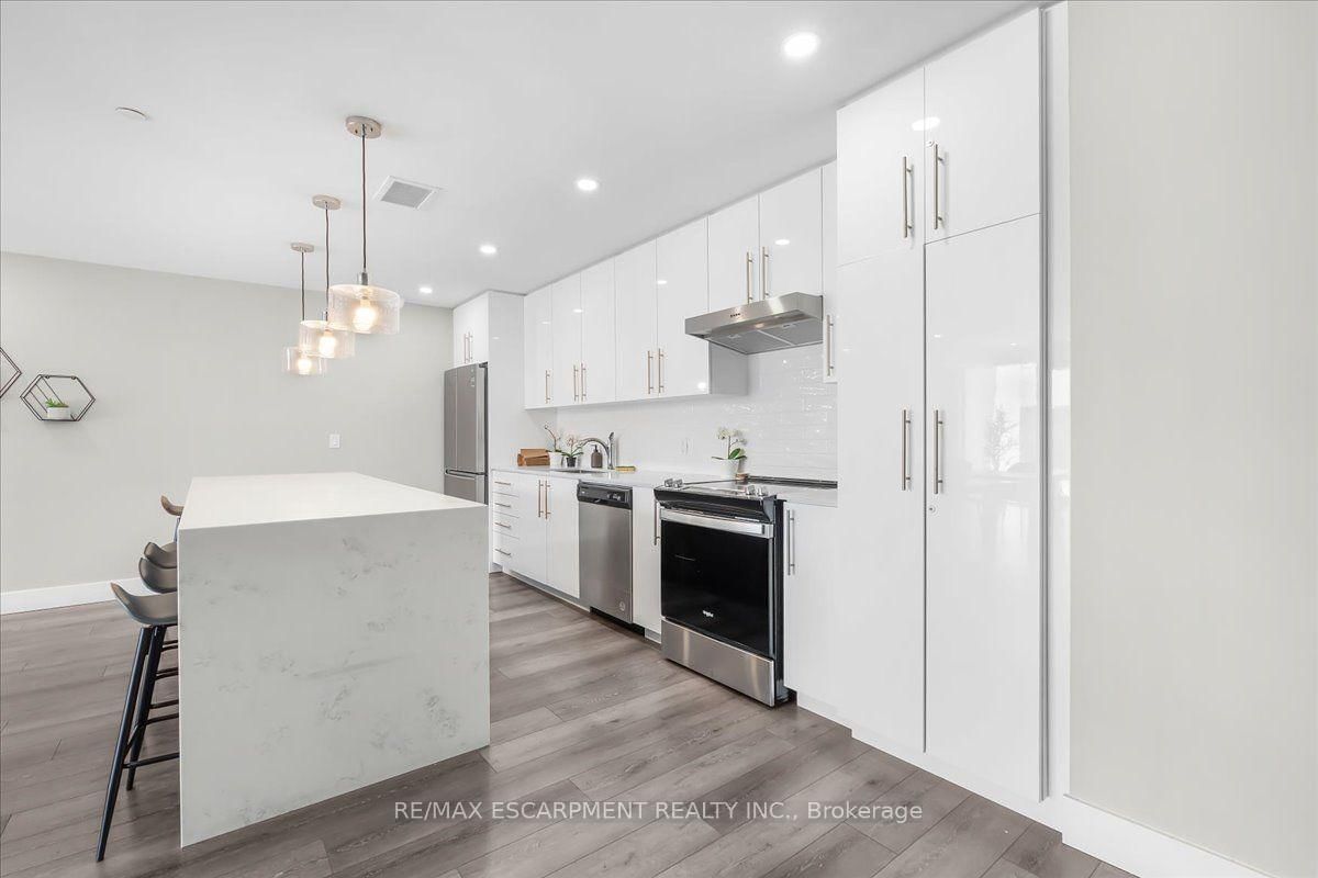 15 Queen Street S • #2309 • Hamilton, ON photo 8