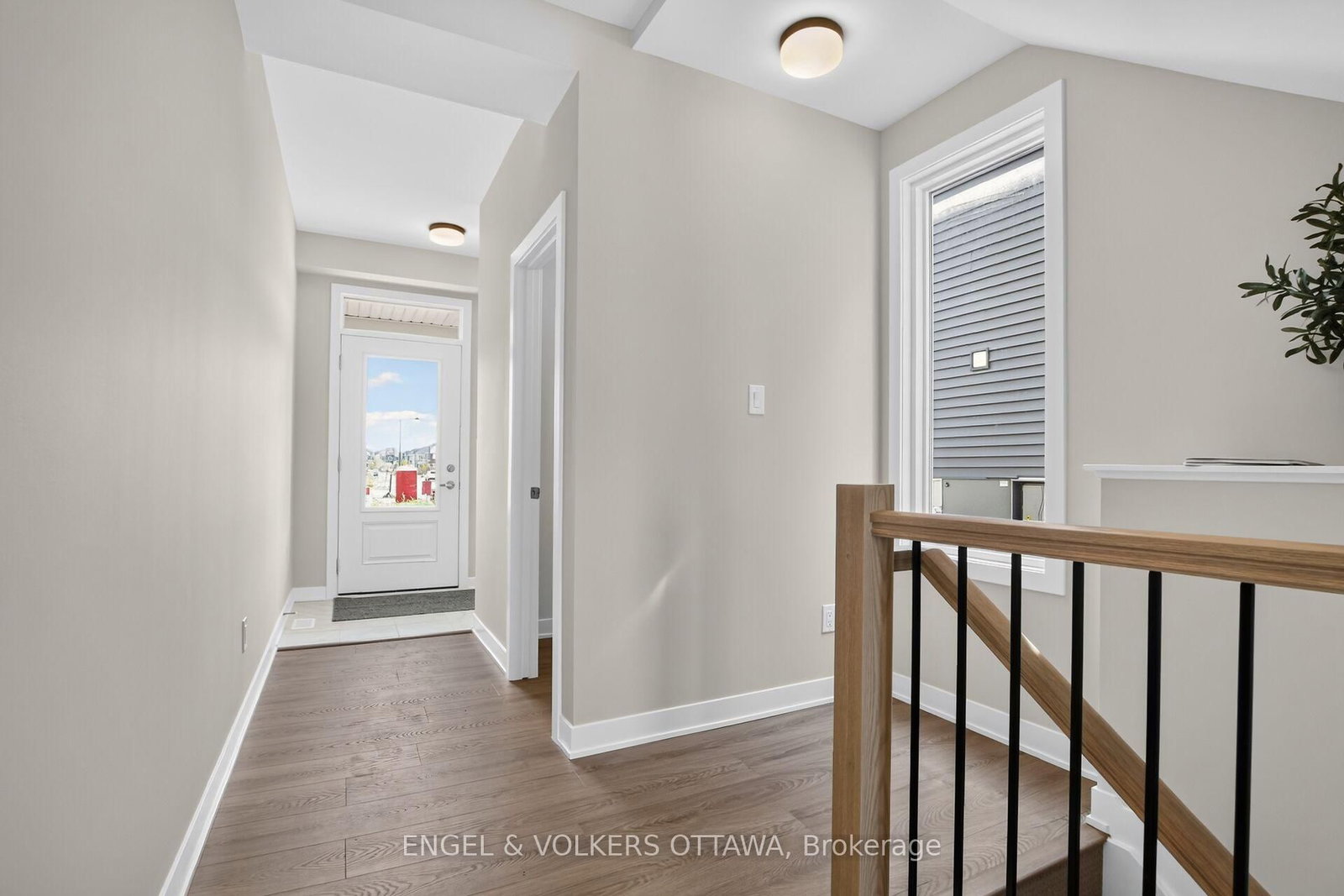 728 Haflinger Row • Richmond, ON photo 5
