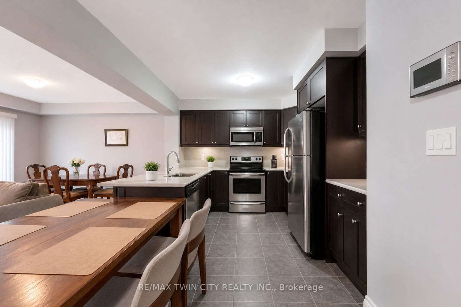 71 Glenvista Drive • Kitchener, ON photo 7