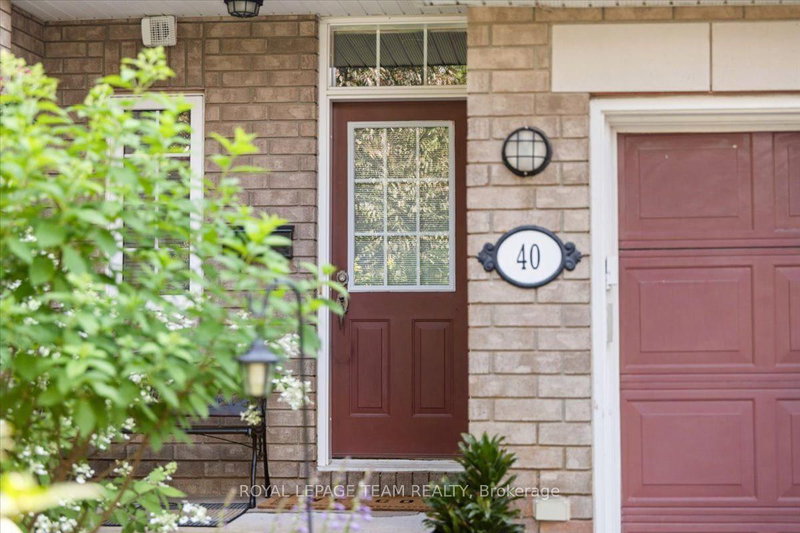 40 Saddlesmith Circle