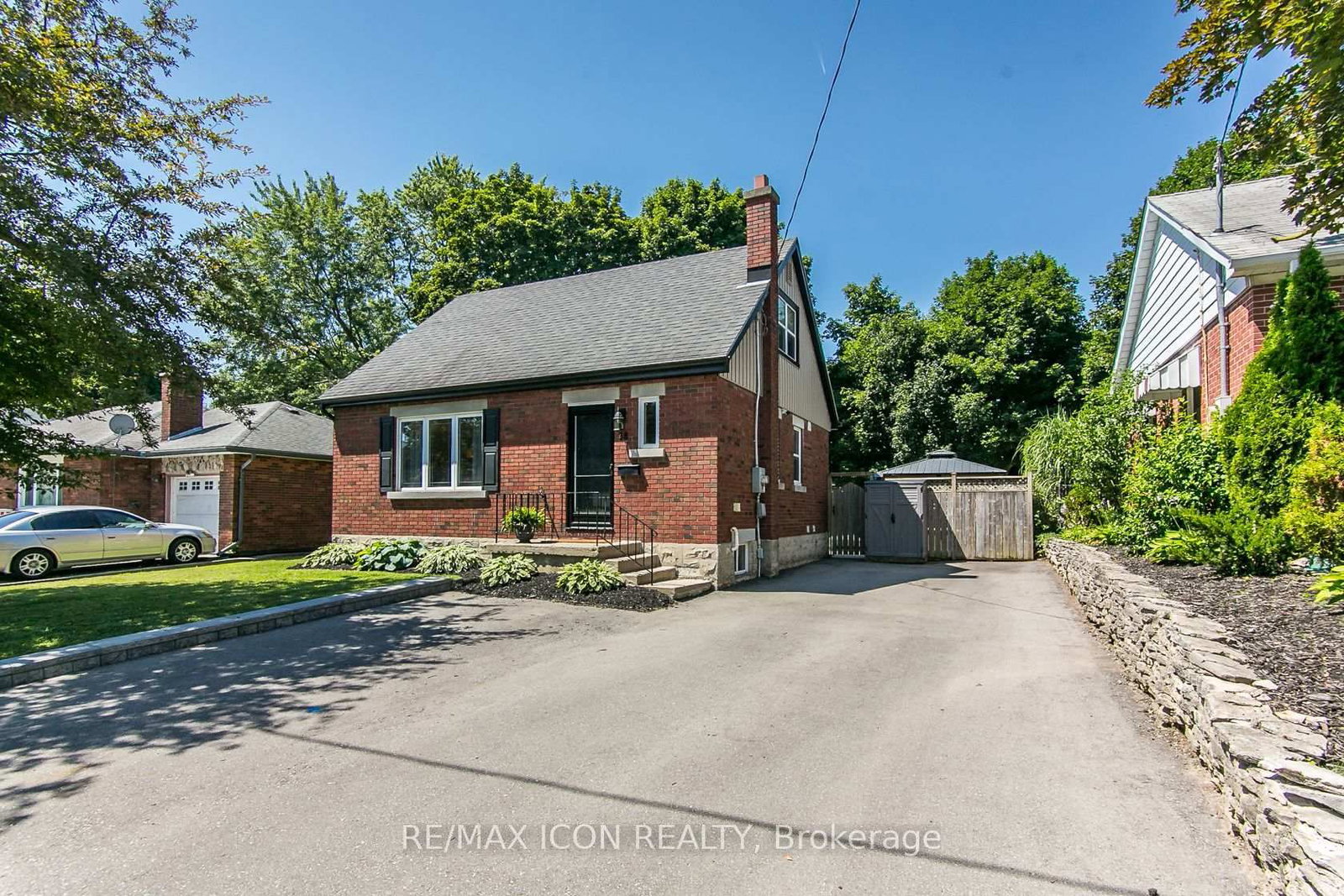Detached House for sale at 38 Scrimger Avenue, Cambridge, Ontario, N1R 4V8 - MLS: X13563144