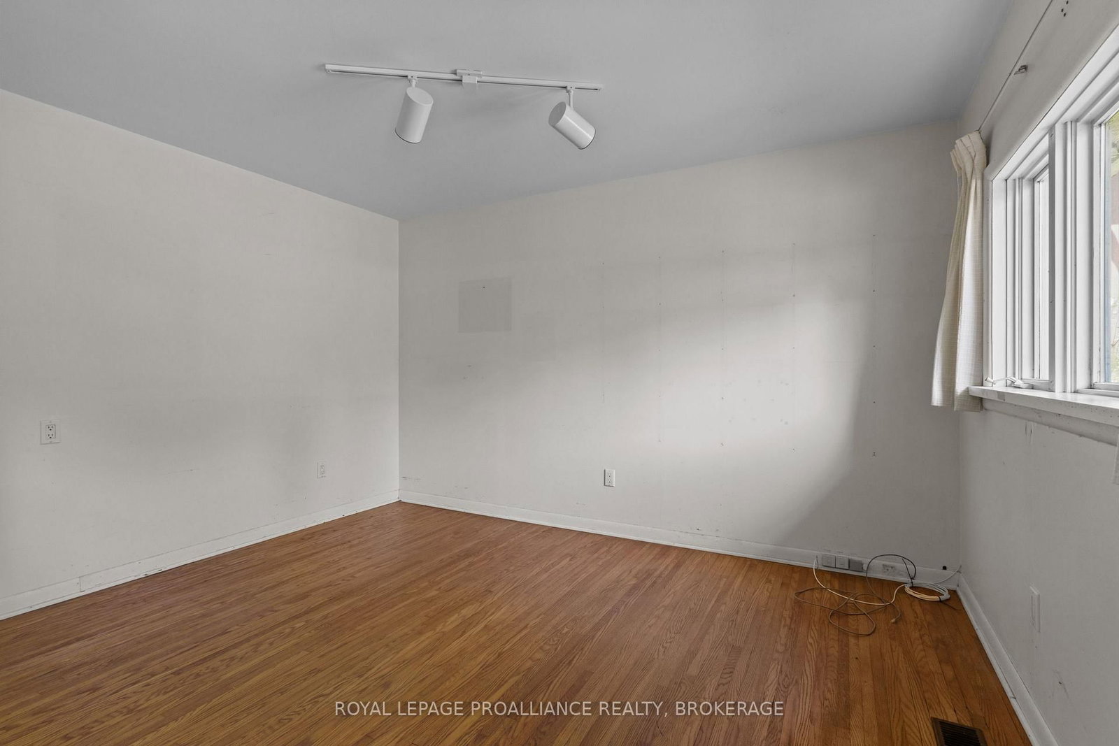 19 Lakeland Point Drive • Kingston, ON photo 37