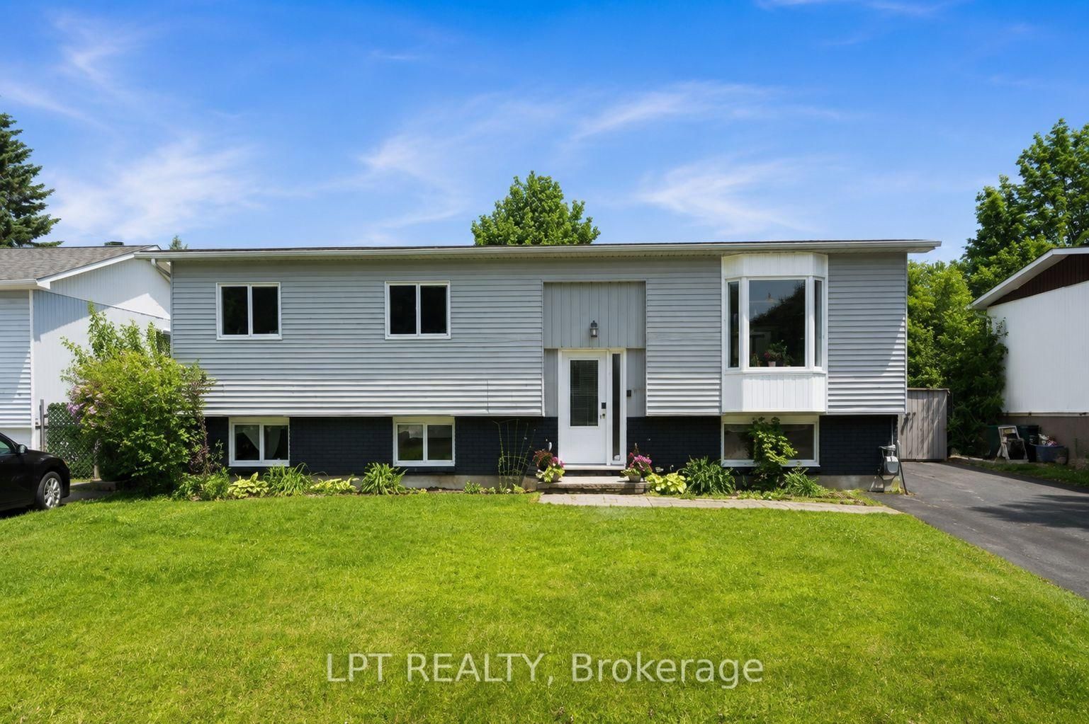 34 Fringewood Drive, Stittsville, ON