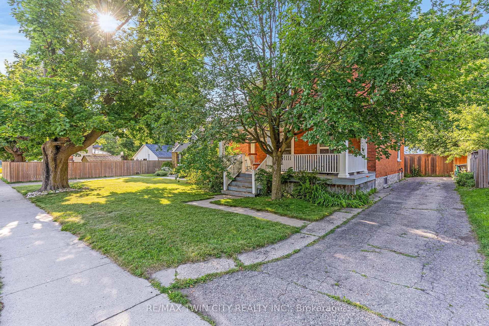 630 Lawrence Street • Cambridge, ON photo 1