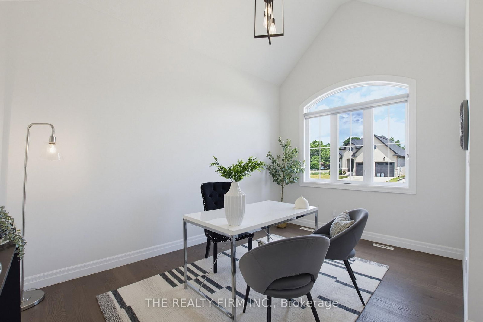 7 Aspen Circle • Thames Centre, ON photo 4