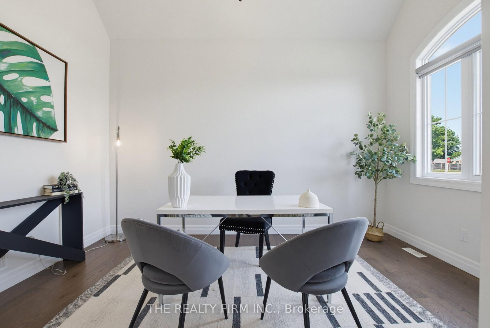 7 Aspen Circle • Thames Centre, ON photo 5