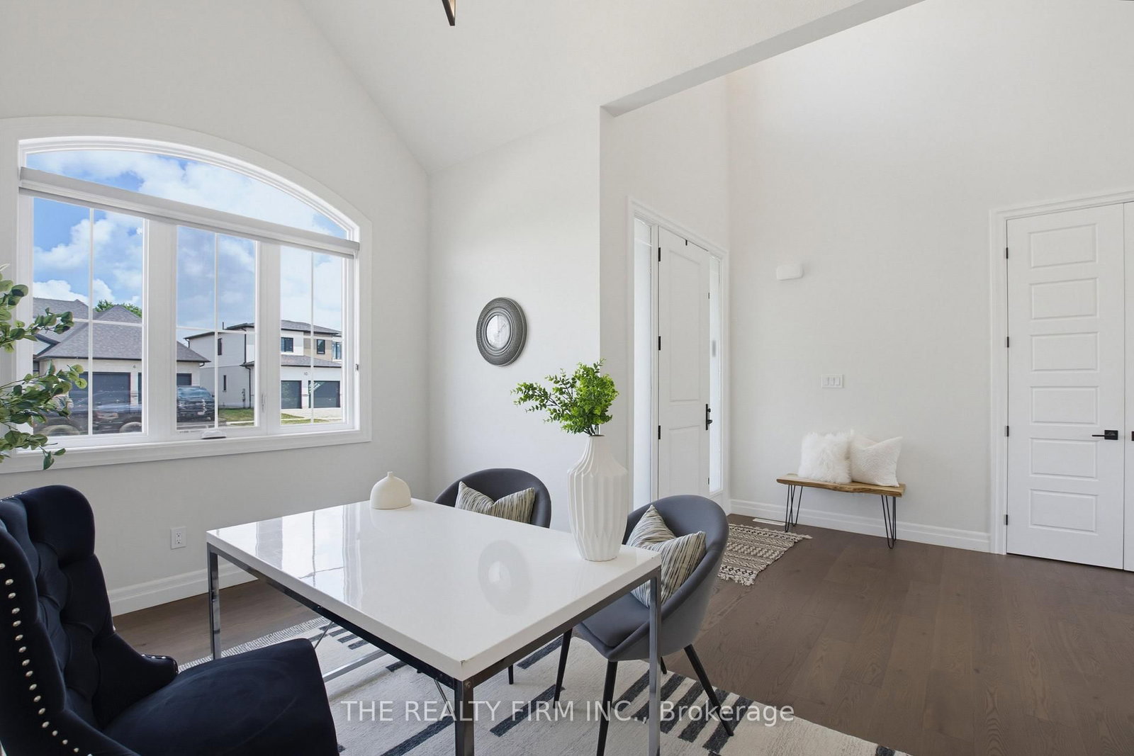 7 Aspen Circle • Thames Centre, ON photo 6