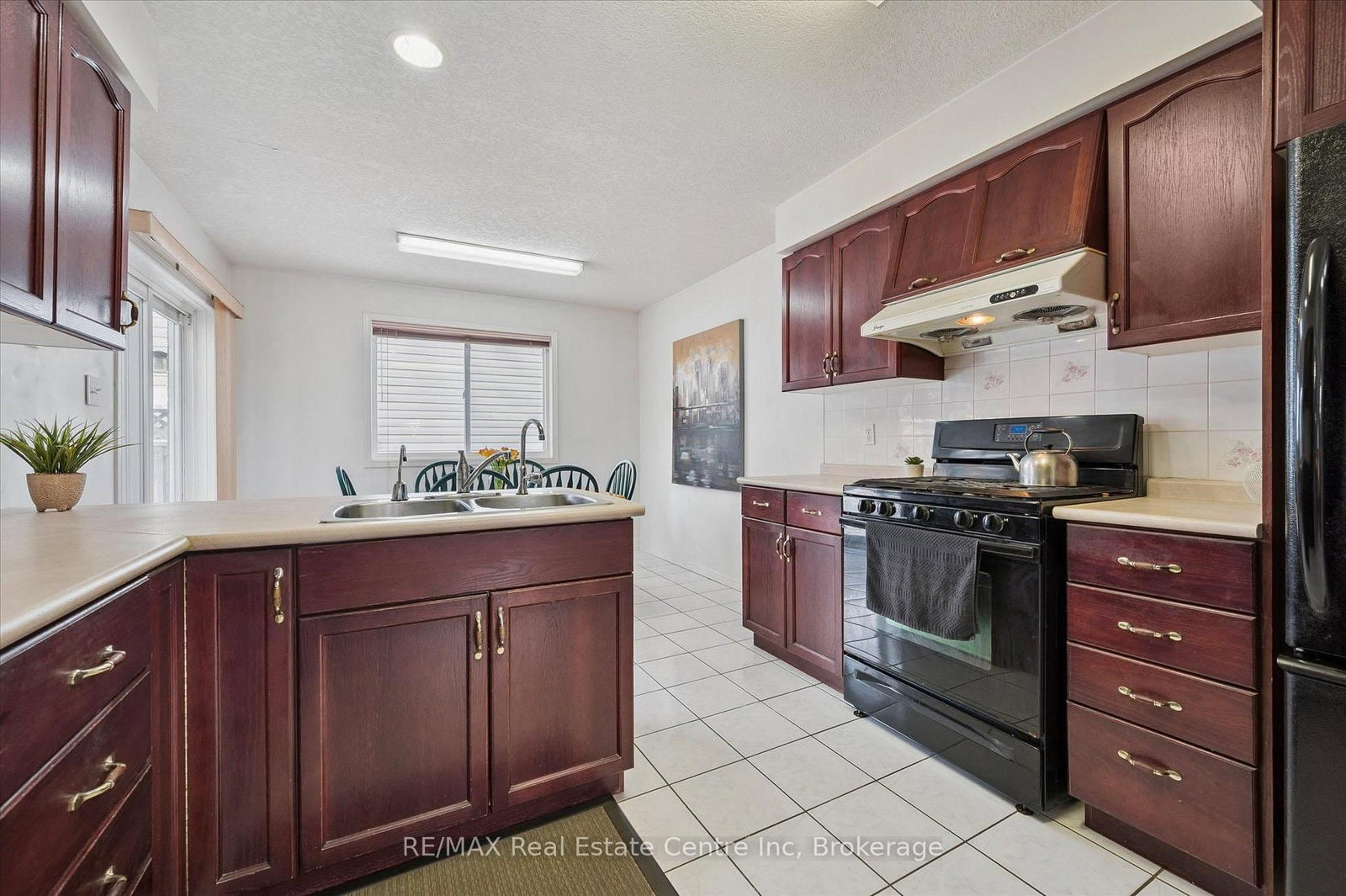 19 Merganser Drive • Guelph, ON photo 8