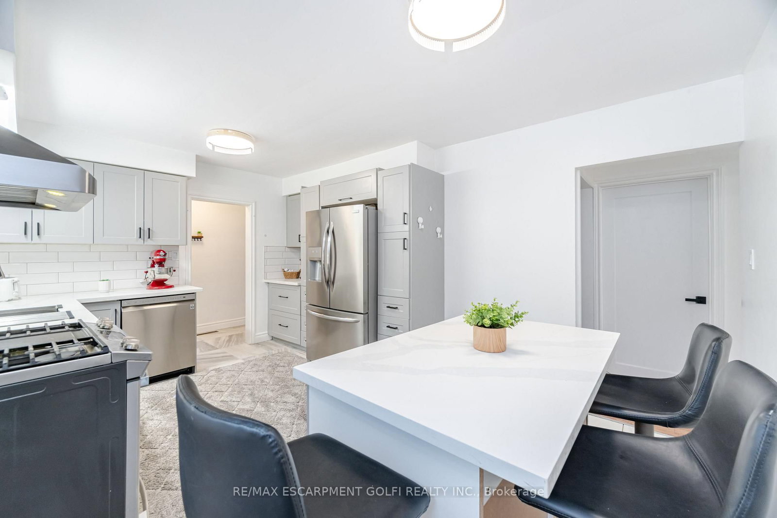 297 Mohawk Road W • Hamilton, ON photo 10