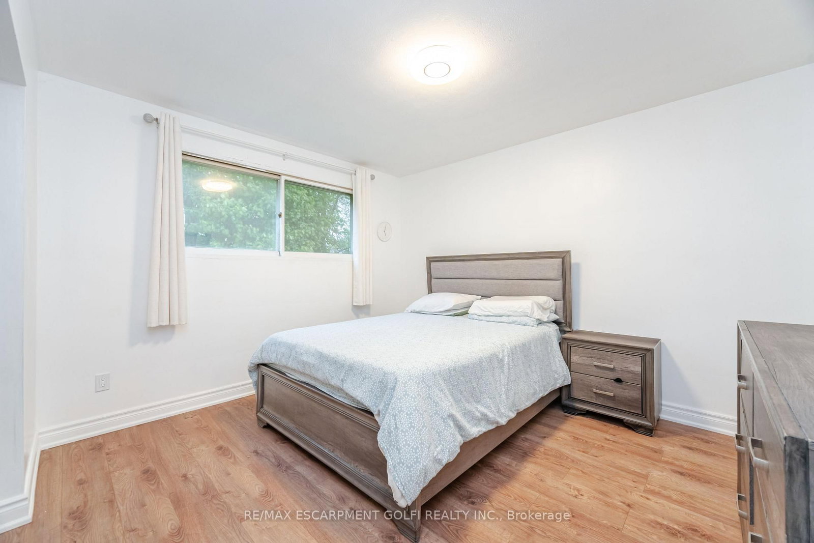 297 Mohawk Road W • Hamilton, ON photo 16
