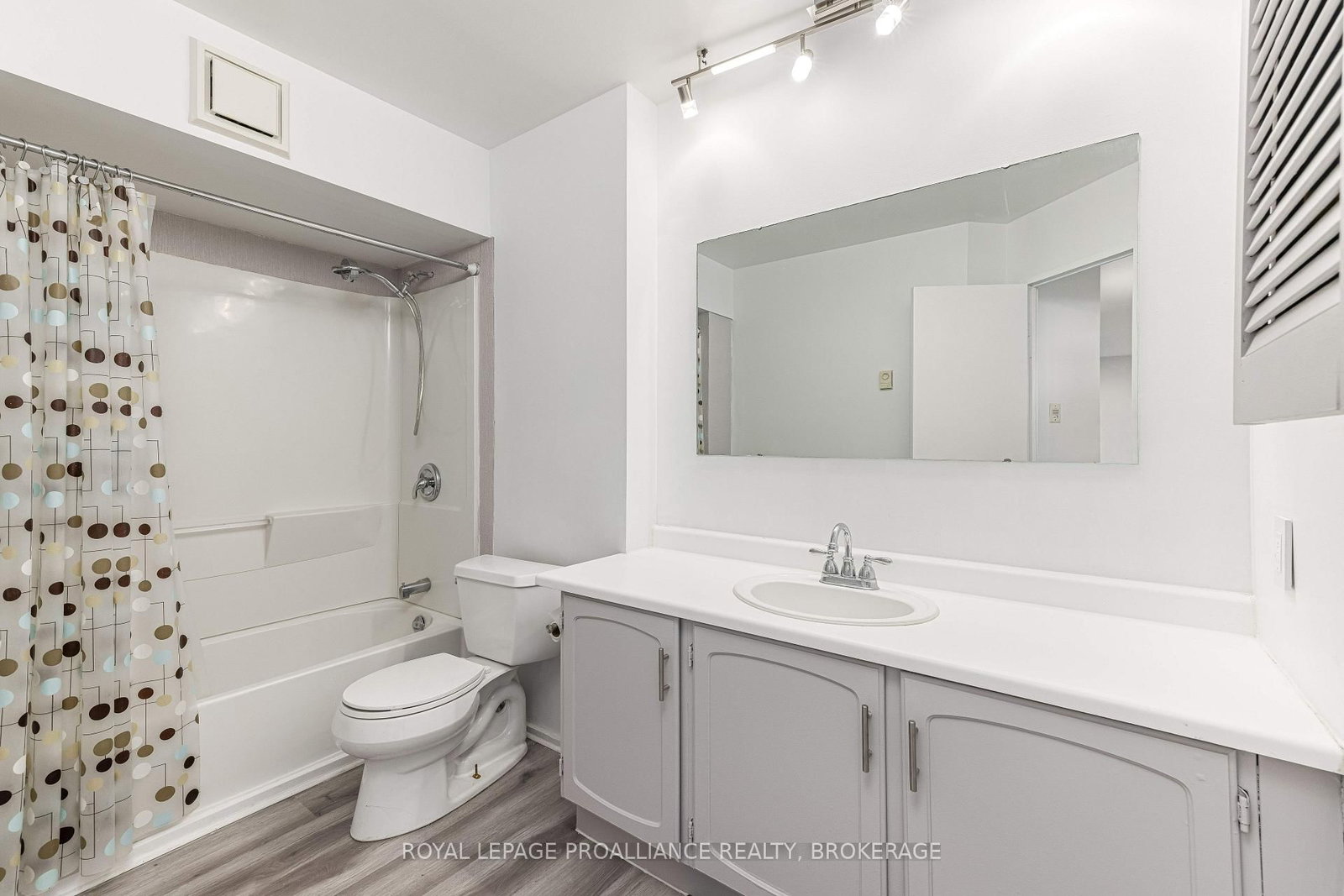 66 Greenview Drive • #909 • Kingston, ON photo 17
